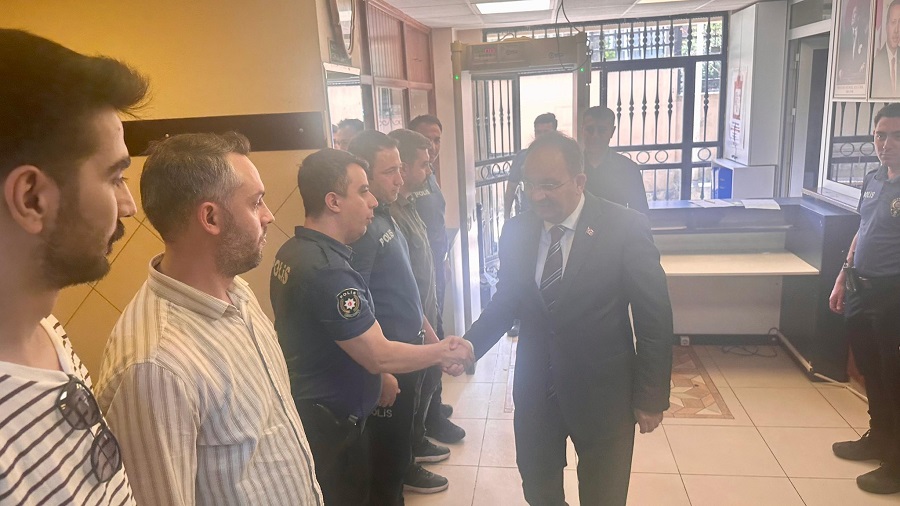 KAYMAKAMIMIZ CEVDET ERTÜRKMEN KUŞTEPE KARAKOLUNA ZİYARETTE BULUNARAK GÖREVLERİNE BAŞINDA BULUNAN EMNİYET MENSUPLARININ KURBAN BAYRAMINI KUTLADI
