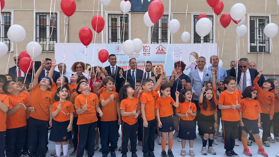 KAYMAKAMIMIZ CEVDET ERTÜRKMEN TALATPAŞA İLKOKULU'NDA DÜZENLENEN 2024-2025 EĞİTİM ÖĞRETİM YILI KAPANIŞ PROGRAMINA KATILDI