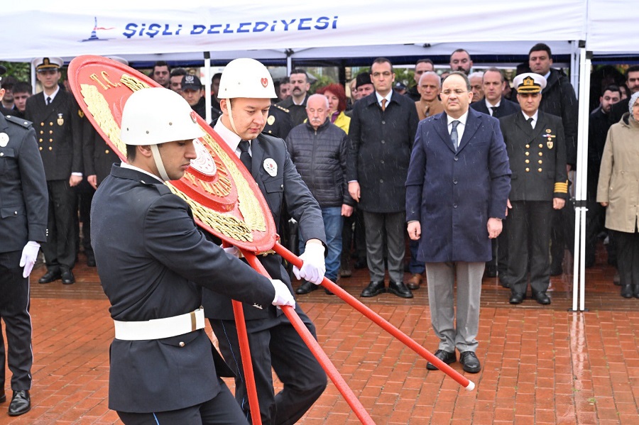 KAYMAKAMIMIZ CEVDET ERTÜRKMEN 18 MART ÇANAKKALE ZAFERİ VE ŞEHİTLARİ ANMA GÜNÜ MÜNASEBETİYLE ÇELENK SUNMA TÖRENİNE KATILDI
