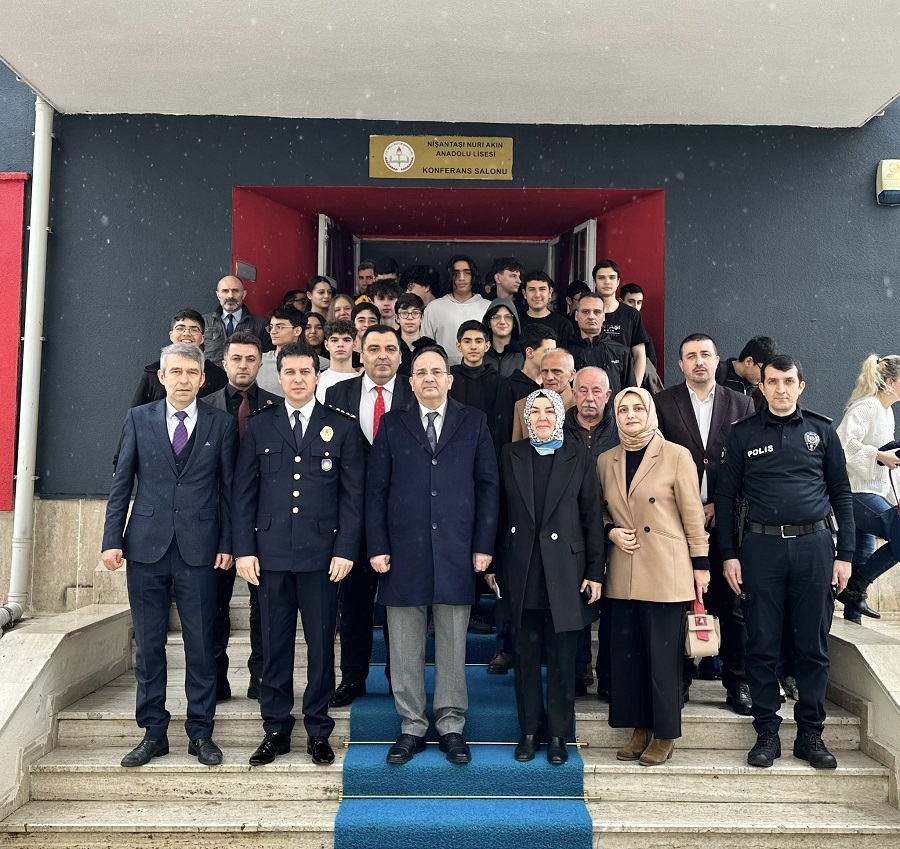 KAYMAKAMIMIZ CEVDET ERTÜRKMEN NİŞANTAŞI NURİ AKIN ANADOLU LİSESİ'NDE DÜZENLENEN 18 MART ÇANAKKALE ZAFERİ VE ŞEHİTLERİ ANMA GÜNÜ PROGRAMINA KATILDI