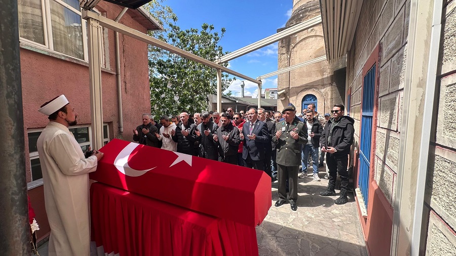 KAYMAKAMIMIZ CEVDET ERTÜRKMEN VEFAT EDEN KIBRIS GAZİSİ CELAL BAYKARA İÇİN DÜZENLENEN CENAZE TÖRENİNE KATILDI