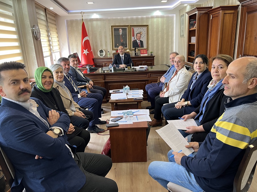 KAYMAKAMIMIZ CEVDET ERTÜRKMEN BAŞKANLIĞINDA SOSYAL YARDIMLAŞMA VE DAYANIŞMA VAKFI MÜTEVELLİ HEYET TOPLANTISI GERÇEKLEŞTİRİLDİ